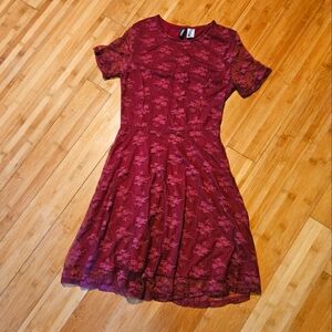 Burgundy short sleeve dress